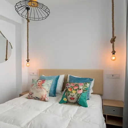 View Terrace And 2br 马拉加